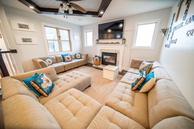 2209 Beacon Dr SW, Rochester, MN 55902