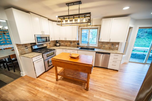 2209 Beacon Dr SW, Rochester, MN 55902