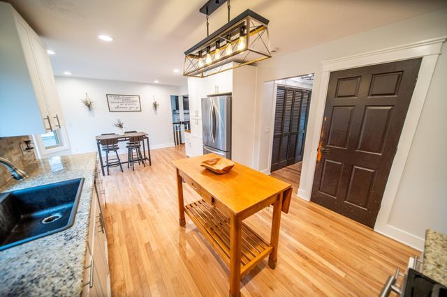 2209 Beacon Dr SW, Rochester, MN 55902