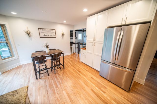 2209 Beacon Dr SW, Rochester, MN 55902