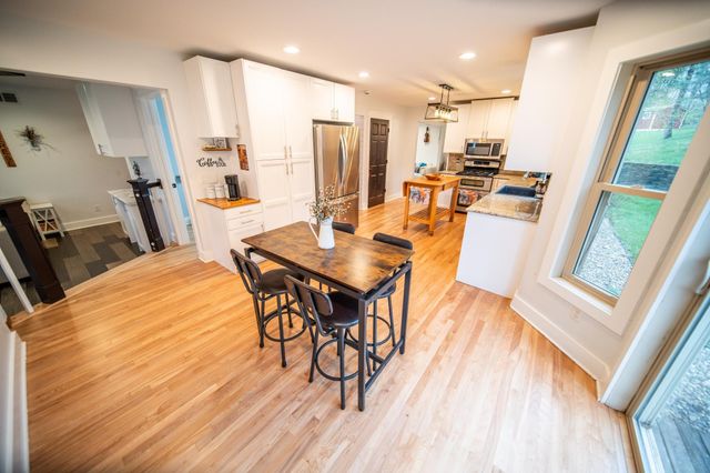 2209 Beacon Dr SW, Rochester, MN 55902