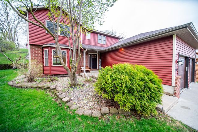 2209 Beacon Dr SW, Rochester, MN 55902