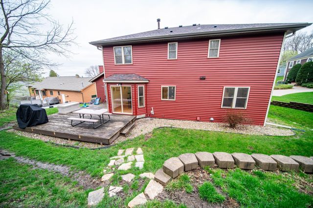 2209 Beacon Dr SW, Rochester, MN 55902