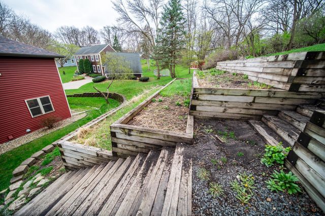 2209 Beacon Dr SW, Rochester, MN 55902