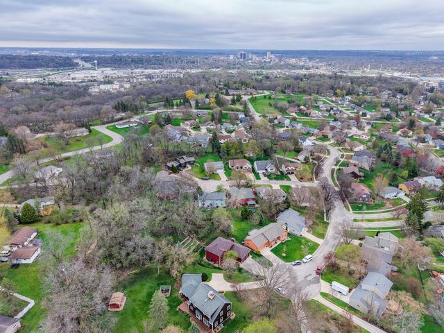 2209 Beacon Dr SW, Rochester, MN 55902