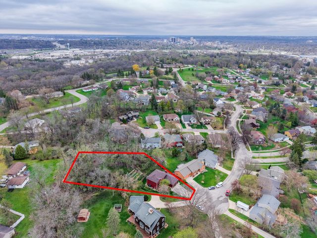 2209 Beacon Dr SW, Rochester, MN 55902