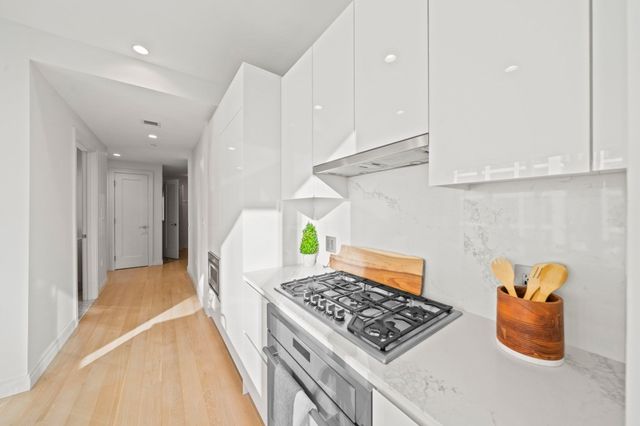 135 Seaport Blvd 1703, Boston, MA 02210