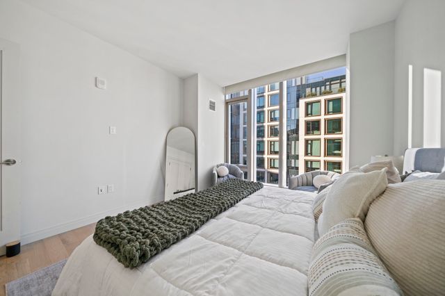 135 Seaport Blvd 1703, Boston, MA 02210
