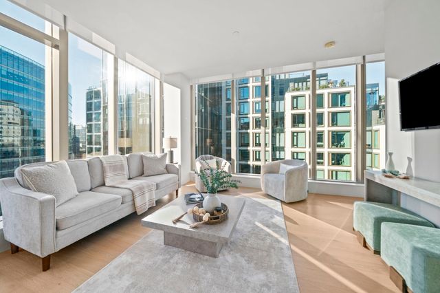 135 Seaport Blvd 1703, Boston, MA 02210