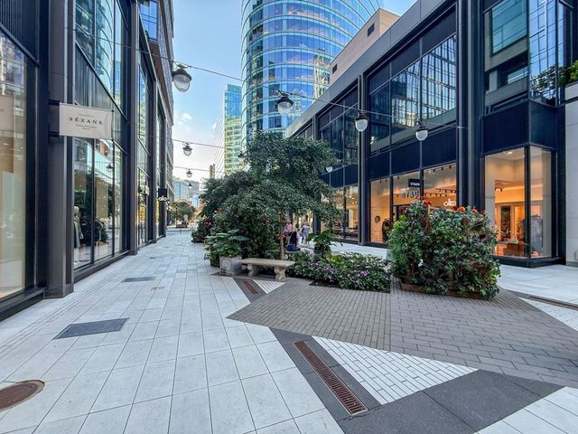 135 Seaport Blvd 1703, Boston, MA 02210