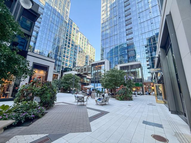 135 Seaport Blvd 1703, Boston, MA 02210