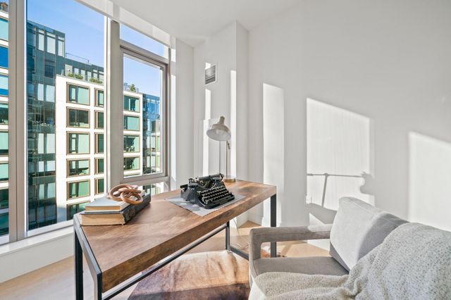 135 Seaport Blvd 1703, Boston, MA 02210