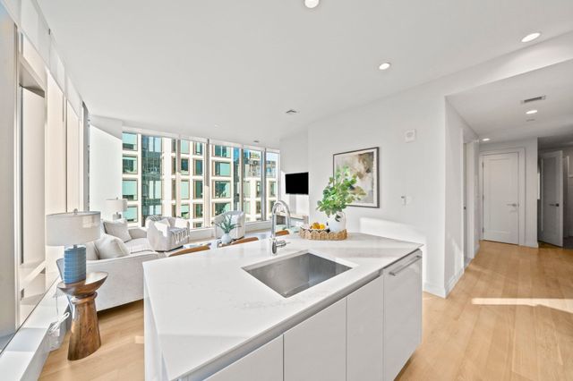 135 Seaport Blvd 1703, Boston, MA 02210