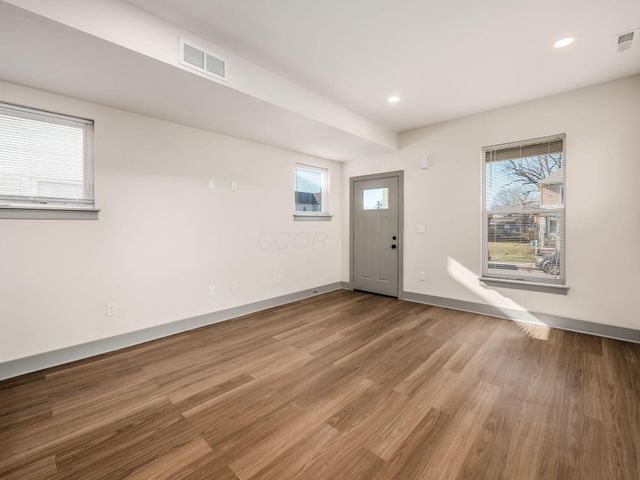 384 Whitethorne Avenue, Columbus, OH 43223