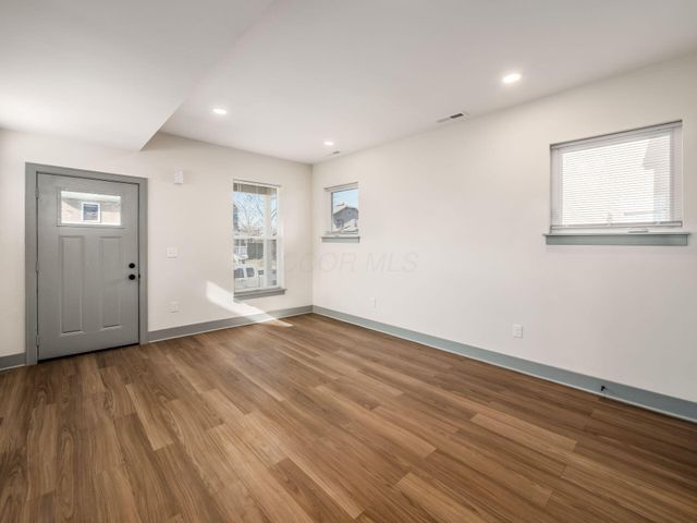 384 Whitethorne Avenue, Columbus, OH 43223