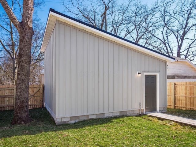 384 Whitethorne Avenue, Columbus, OH 43223