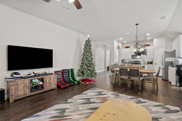 212 Providence Drive, Van Alstyne, TX 75495