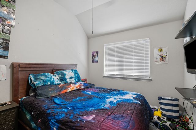 212 Providence Drive, Van Alstyne, TX 75495