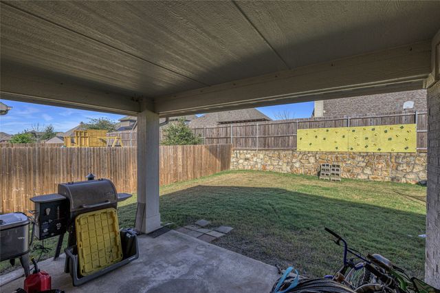 212 Providence Drive, Van Alstyne, TX 75495