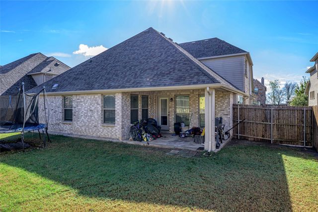 212 Providence Drive, Van Alstyne, TX 75495
