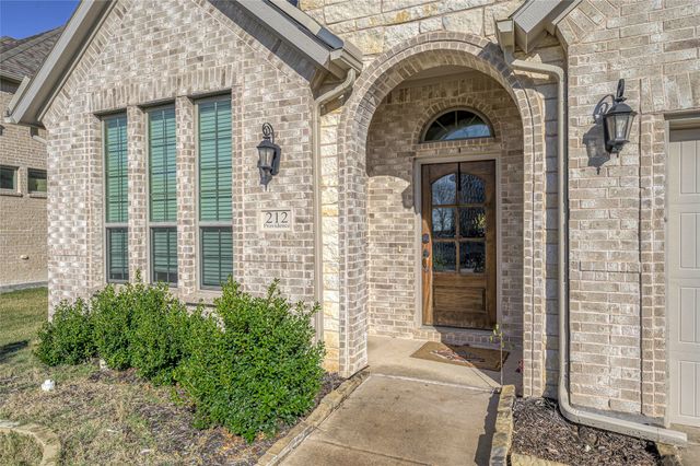 212 Providence Drive, Van Alstyne, TX 75495