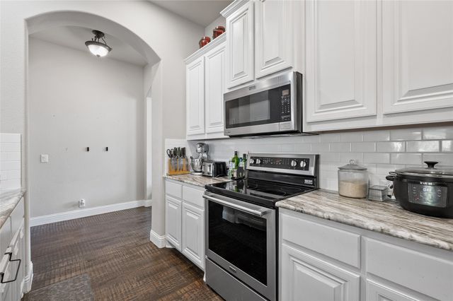 212 Providence Drive, Van Alstyne, TX 75495