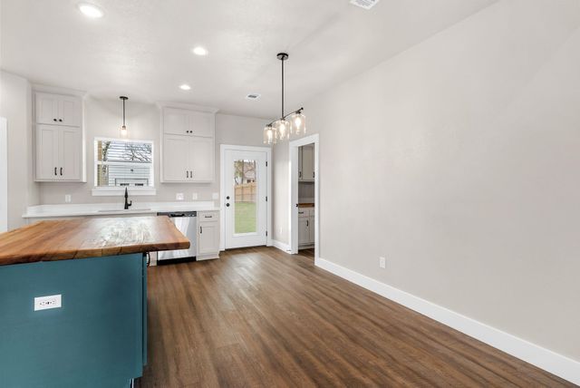 103 Lentz Main ST, Red Rock, TX 78662