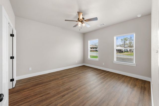 103 Lentz Main ST, Red Rock, TX 78662