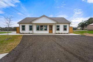 103 Lentz Main ST, Red Rock, TX 78662