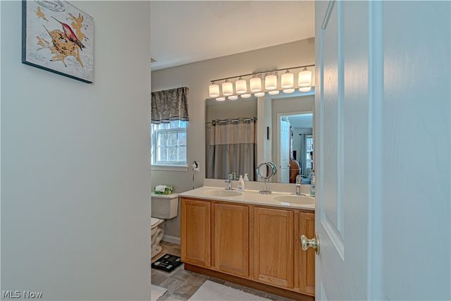 5171 Crown Pointe Drive, Medina, OH 44256