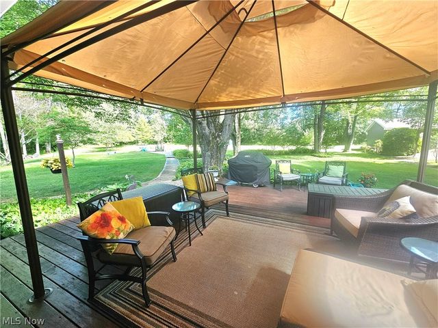 3599 Hoagland Blackstub Road, Cortland, OH 44410