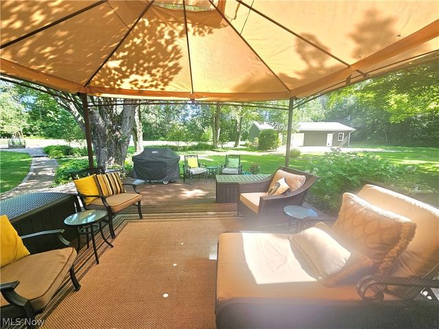 3599 Hoagland Blackstub Road, Cortland, OH 44410