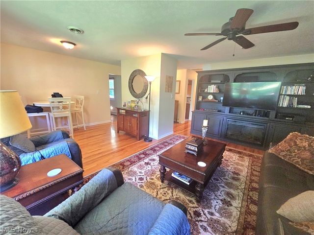 3599 Hoagland Blackstub Road, Cortland, OH 44410
