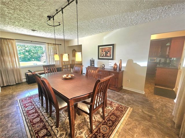 3599 Hoagland Blackstub Road, Cortland, OH 44410