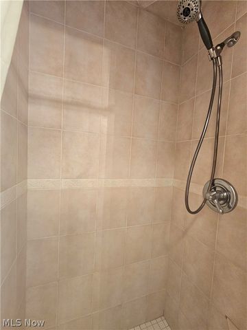 3599 Hoagland Blackstub Road, Cortland, OH 44410