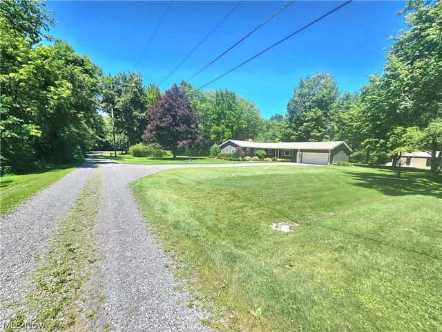 3599 Hoagland Blackstub Road, Cortland, OH 44410