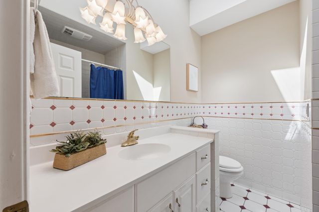 1783 Berkeley Avenue, Saint Paul, MN 55105