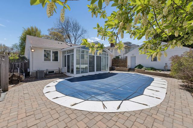 1783 Berkeley Avenue, Saint Paul, MN 55105