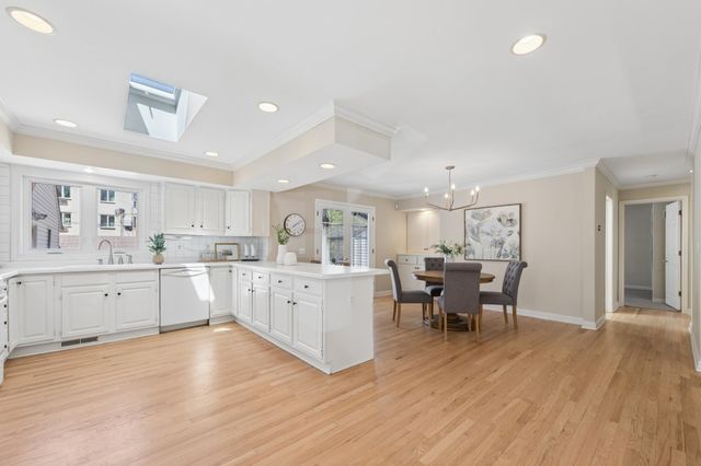 1783 Berkeley Avenue, Saint Paul, MN 55105