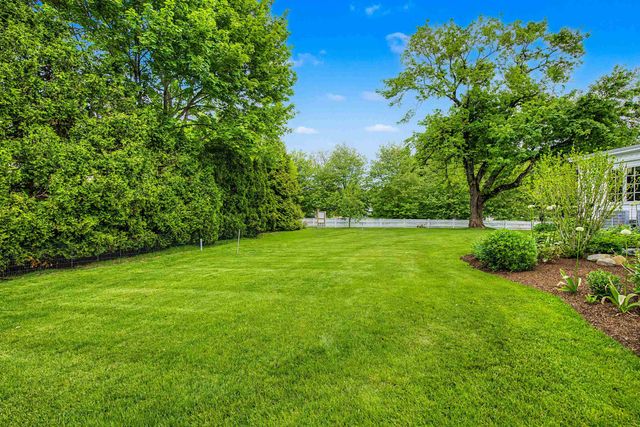 12 Willow Avenue, North Hampton, NH 03862
