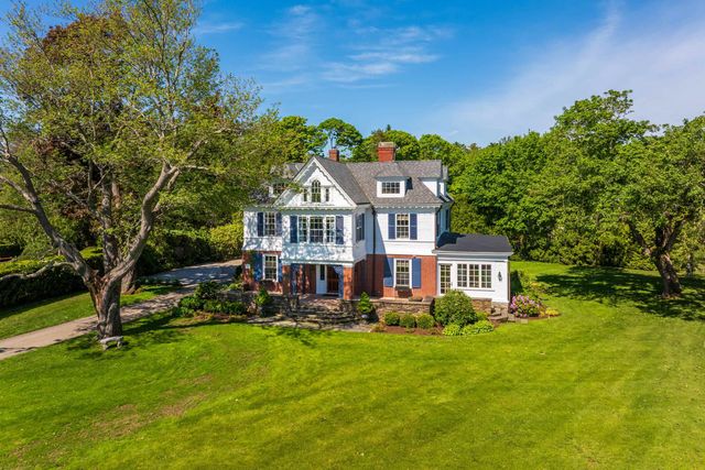 12 Willow Avenue, North Hampton, NH 03862