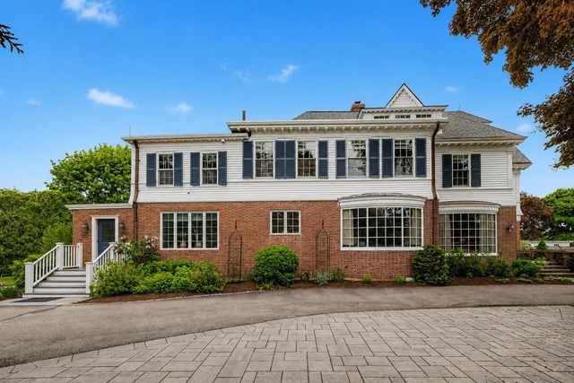 12 Willow Avenue, North Hampton, NH 03862