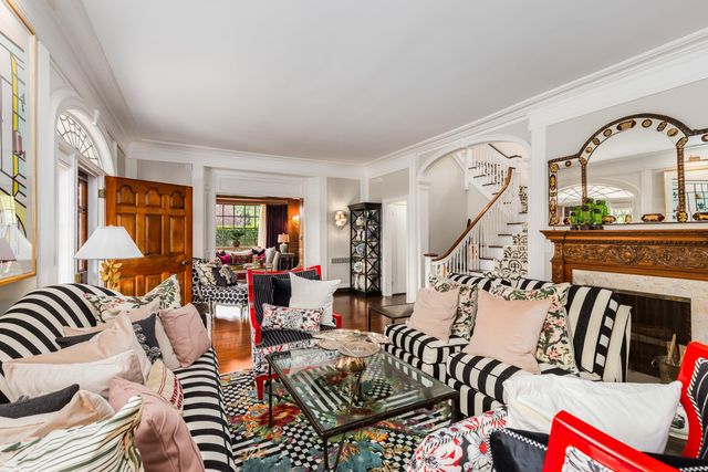 12 Willow Avenue, North Hampton, NH 03862