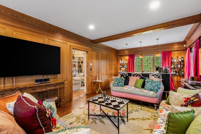 12 Willow Avenue, North Hampton, NH 03862