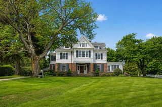 12 Willow Avenue, North Hampton, NH 03862
