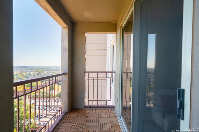 1 Towers Park Ln Apt 1205, San Antonio, TX 78209