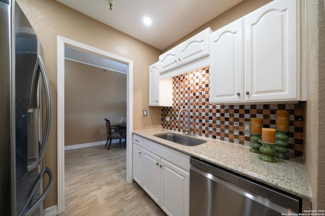 1 Towers Park Ln Apt 1205, San Antonio, TX 78209