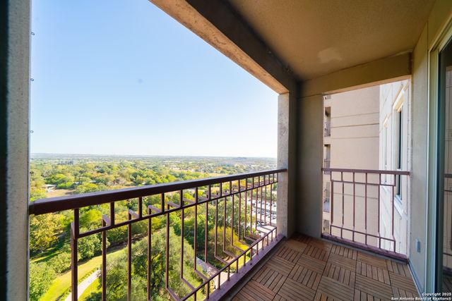 1 Towers Park Ln Apt 1205, San Antonio, TX 78209