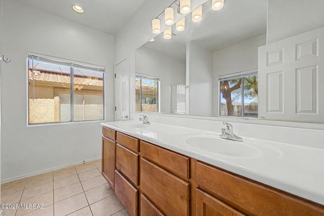 5465 W Bandtail Court, Marana, AZ 85658