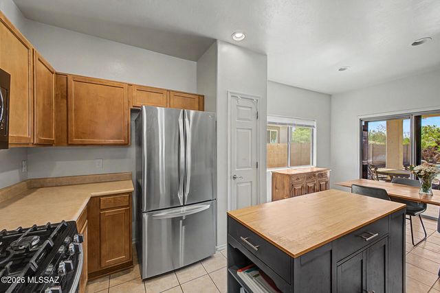 5465 W Bandtail Court, Marana, AZ 85658